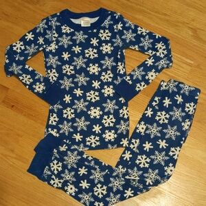 Hanna Andersson Blue and White Snowflake Kids Pajama Set